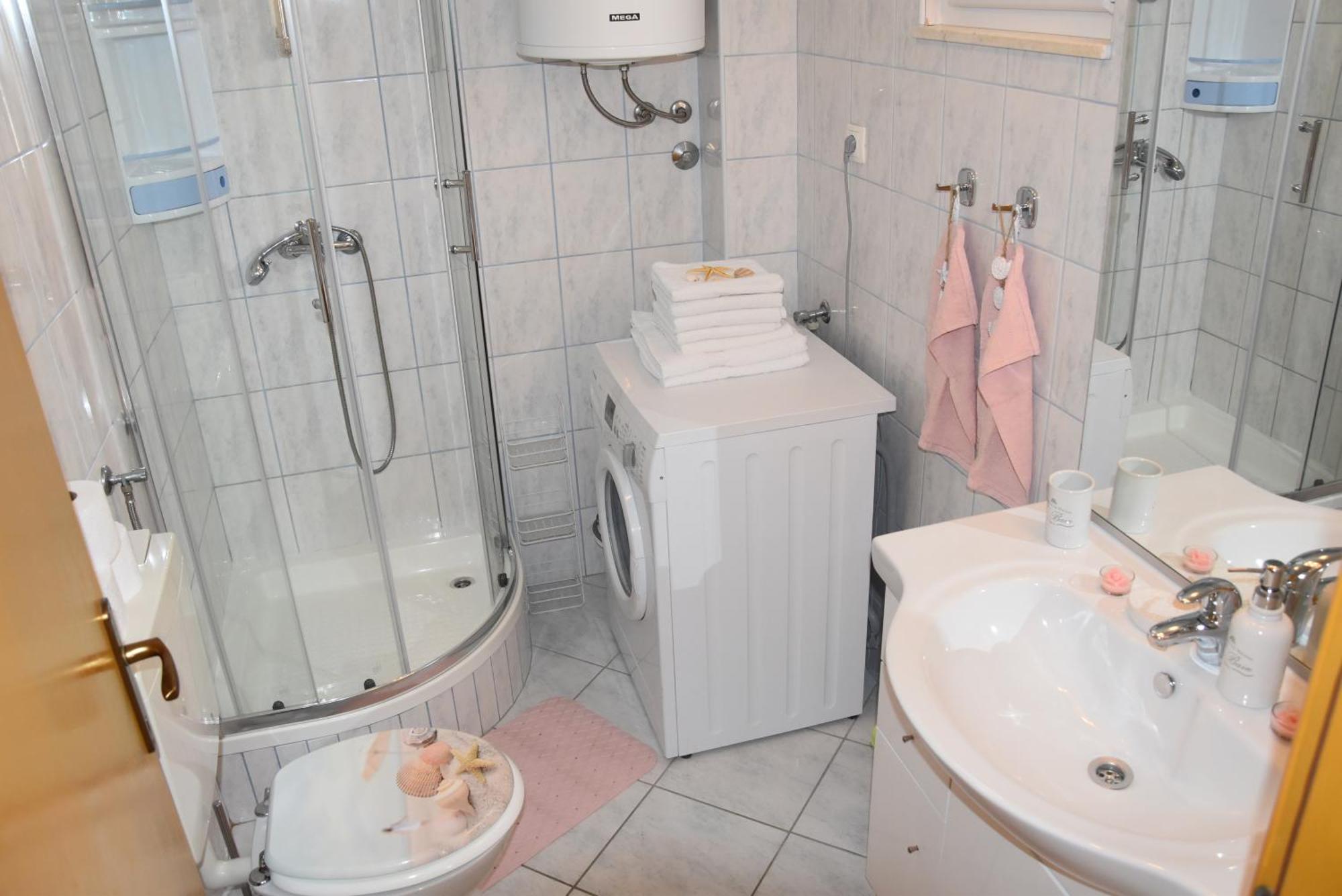 Apartmani Meri Ražanj 外观 照片